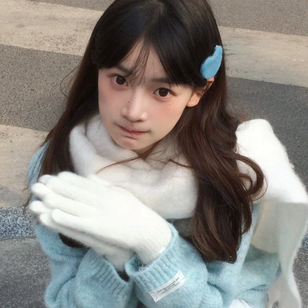 《某女星被爆与富二代秘恋，同款游艇照曝光》配图