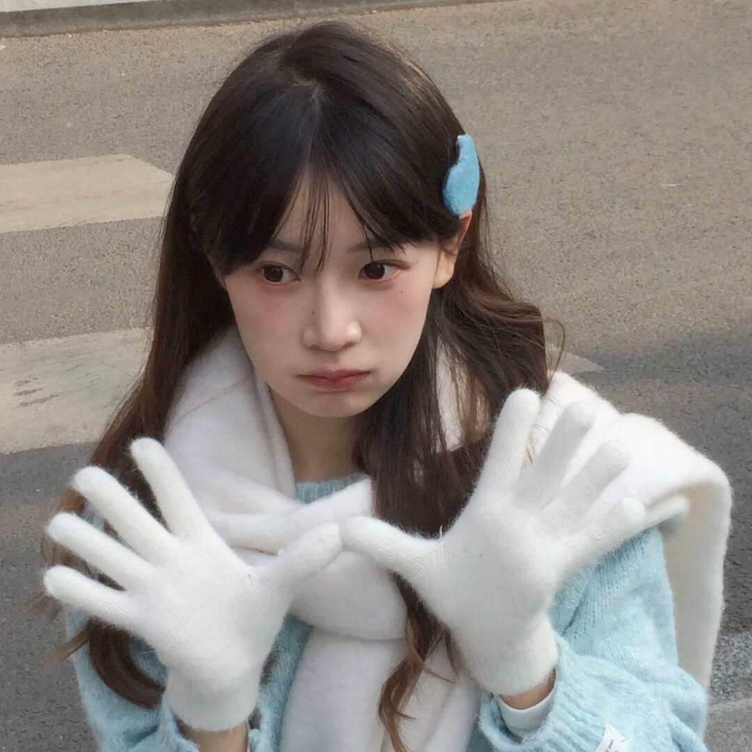《网红情侣宣布订婚，男方被扒曾同时撩多位女粉》配图